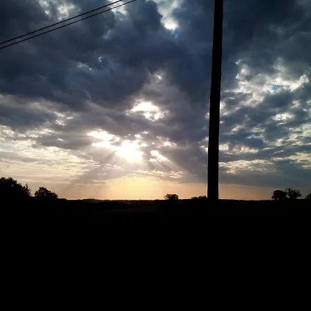 La Cour D'enchere 3* Saint-Palais (Allier)