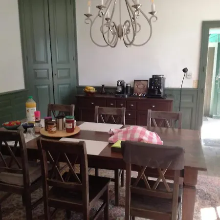 Bed & Breakfast La Cour D'enchère