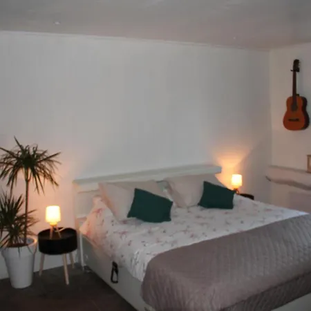 La Cour D'enchère 3* Saint-Palais (Allier)