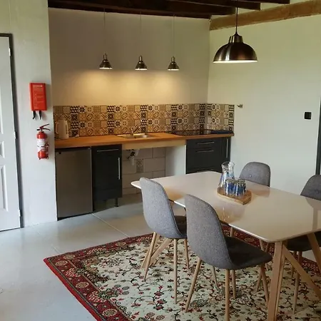 La Cour D'enchère 3*