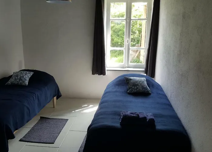 La Cour D'enchere Saint-Palais (Allier)